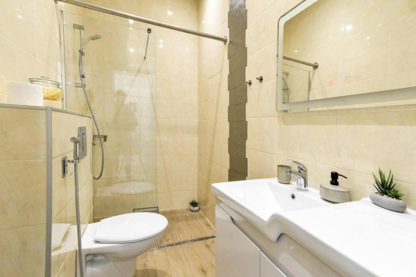 Duplex Condo Prime Location 2Bth 2 Studios صوفيا المظهر الخارجي الصورة