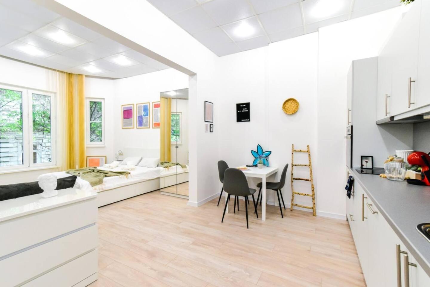 Duplex Condo Prime Location 2Bth 2 Studios صوفيا المظهر الخارجي الصورة